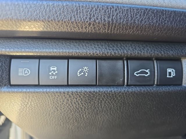 Used 2025 Toyota Camry SE image 25