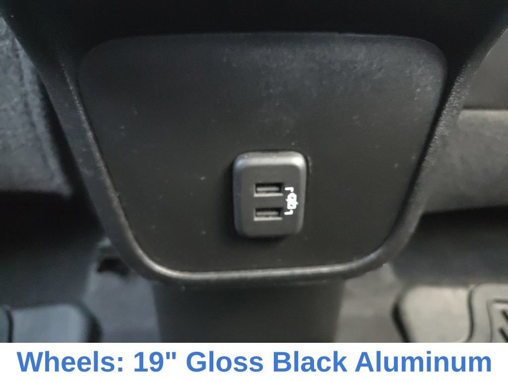 Used 2020 Chevrolet Equinox LT w/ Sport Edition FWD image 20