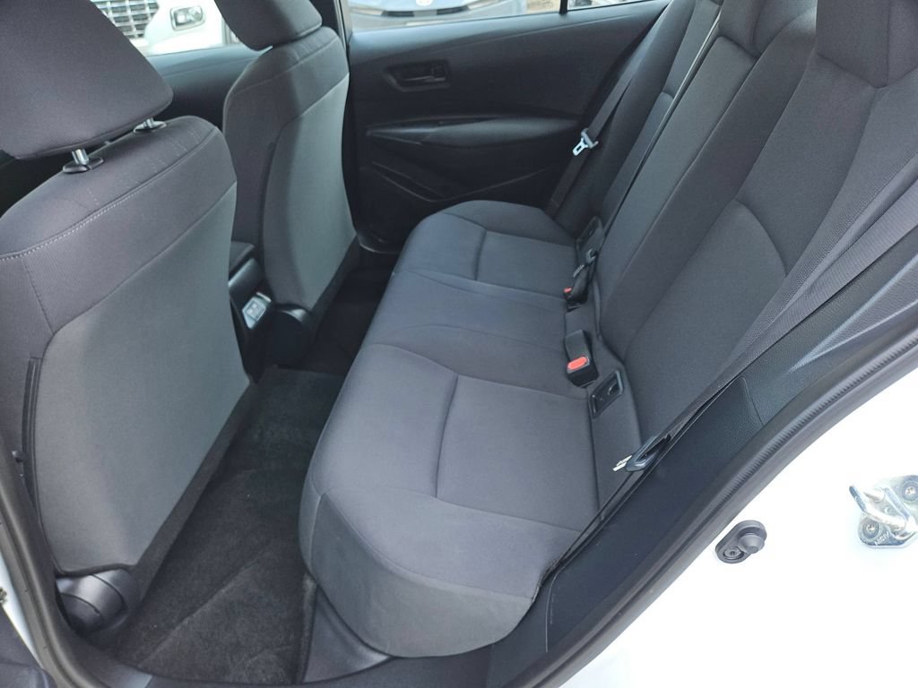 Used 2025 Toyota Corolla LE FWD image 27