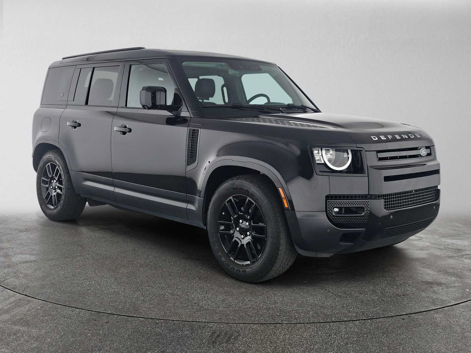 Used 2023 Land Rover Defender 110 S AWD/4WD image 7
