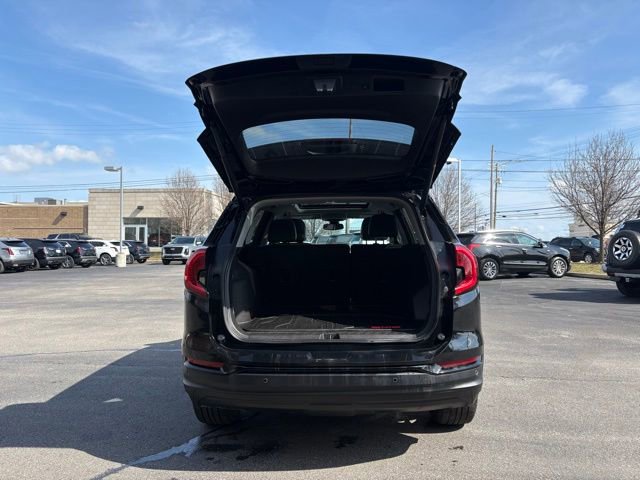 Certified 2024 GMC Terrain SLT w/ Infotainment Package II image 6