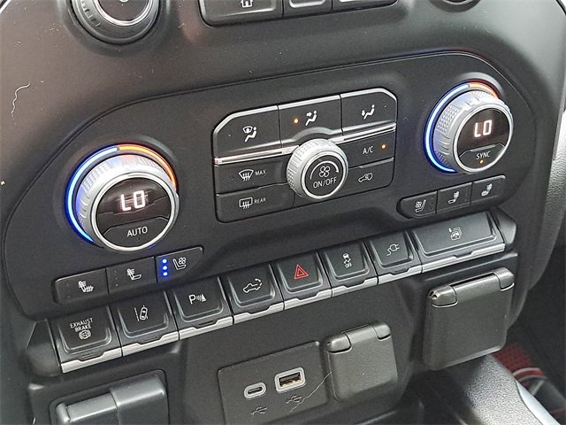 Used 2022 Chevrolet Silverado 2500 LTZ w/ LTZ Premium Package image 15