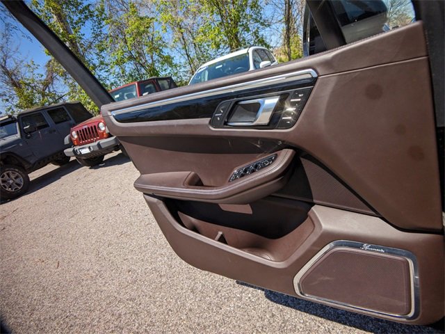 Used 2016 Porsche Macan S image 24