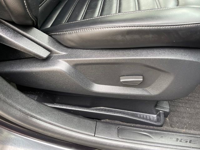 Used 2024 Ford Edge SEL w/ Convenience Package image 35