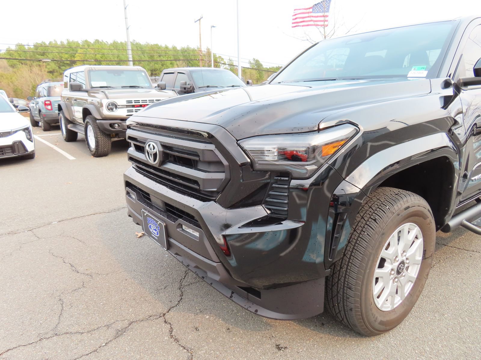 Used 2025 Toyota Tacoma SR5 image 8