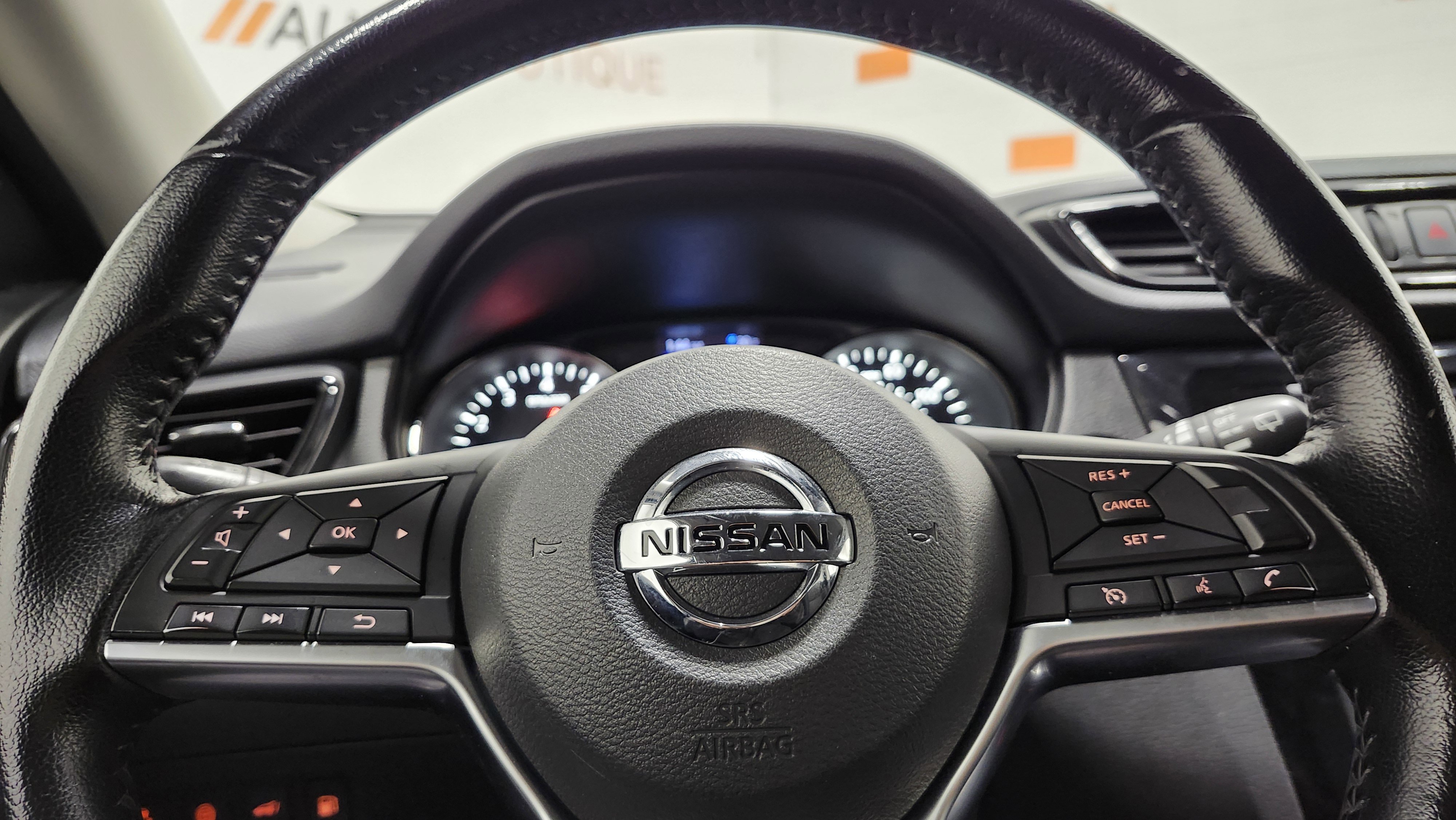 Used 2020 Nissan Rogue SV image 28