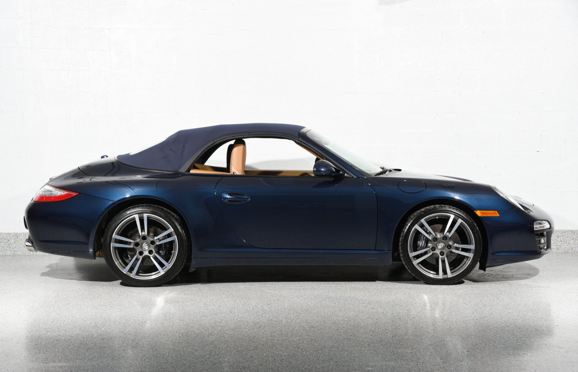 Used 2012 Porsche 911 Carrera 4 AWD/4WD image 2