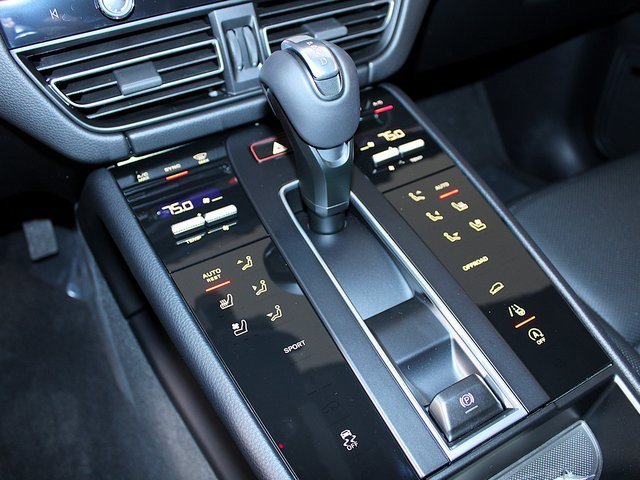 New 2026 Porsche Macan image 14