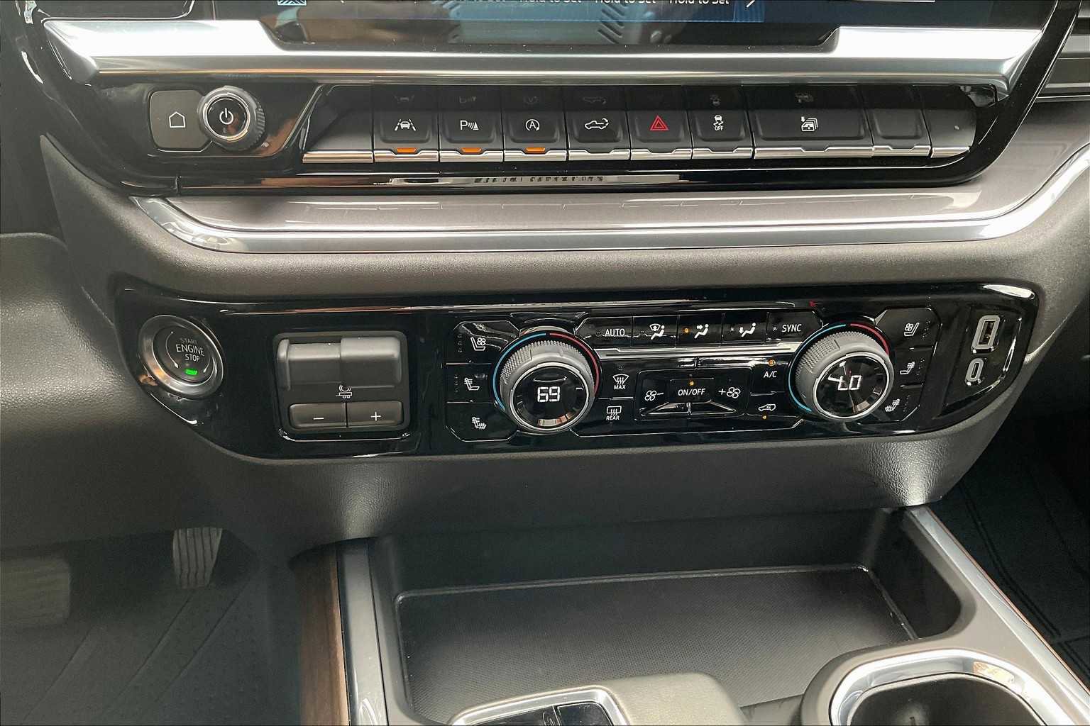 Used 2024 Chevrolet Silverado 1500 High Country w/ High Country Premium Package image 33