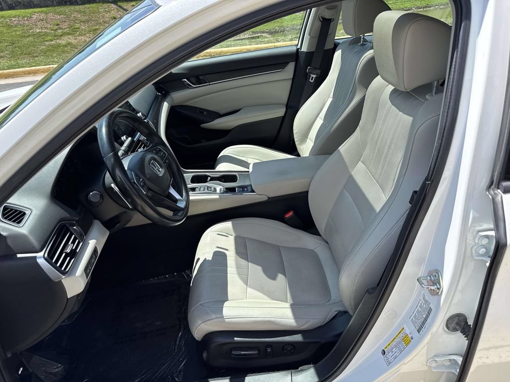 Used 2020 Honda Accord Touring image 6
