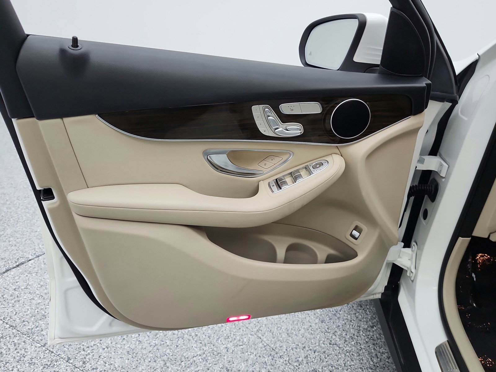 Used 2020 Mercedes-Benz GLC 300 4MATIC image 14