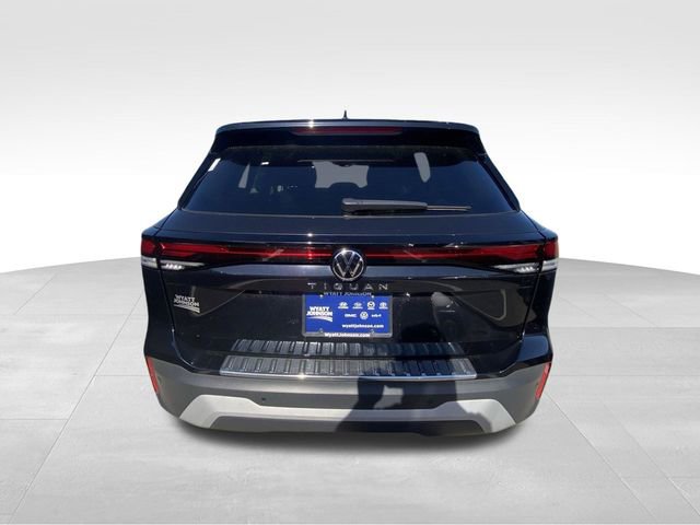 Used 2025 Volkswagen Tiguan S FWD image 8