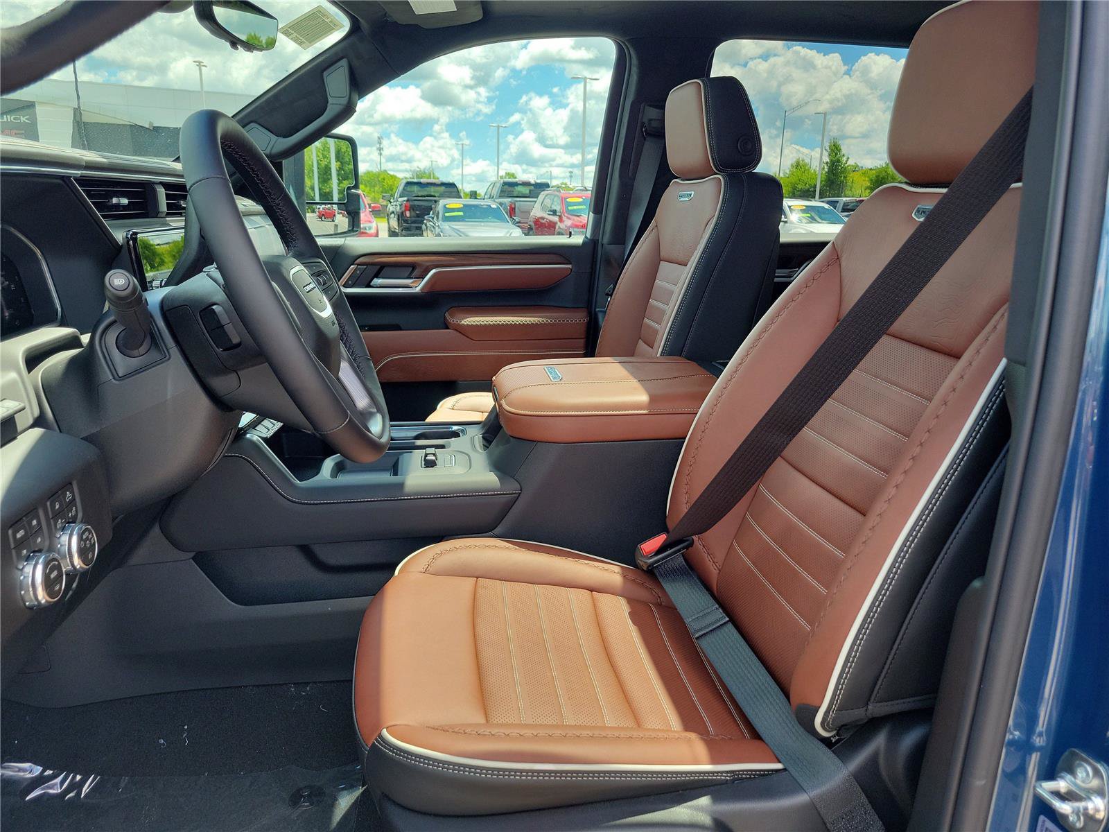New 2026 GMC Sierra 2500 Denali Ultimate AWD/4WD image 17