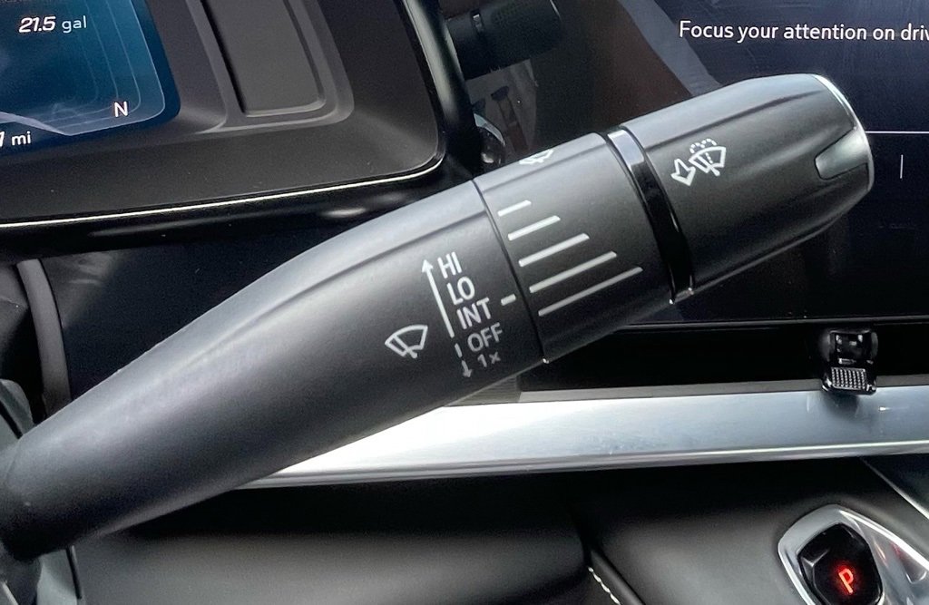 Used 2023 Chevrolet Corvette Stingray Premium Cpe w/ Z51 Performance Package image 25