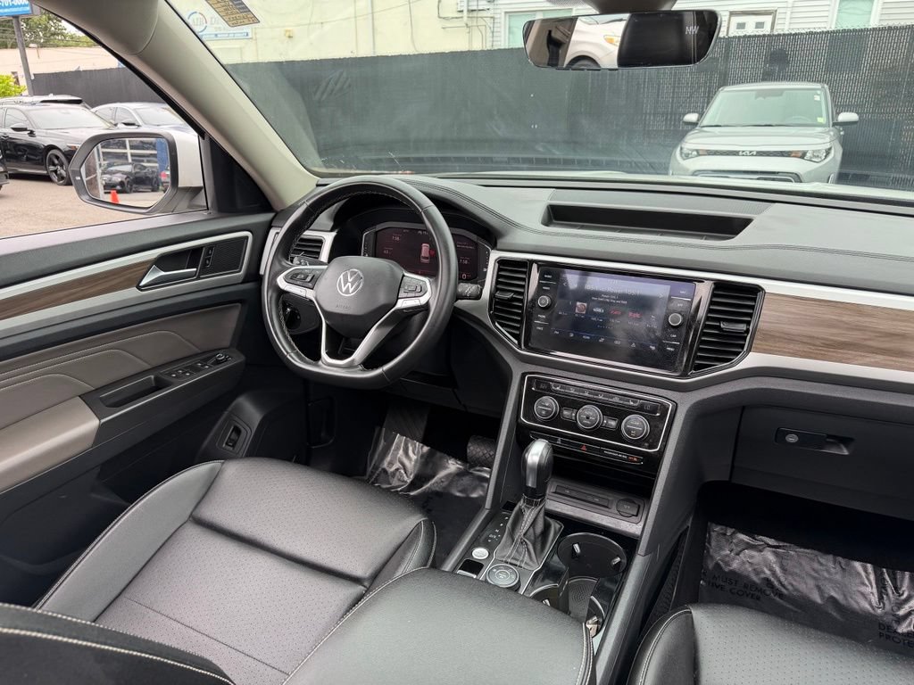 Used 2022 Volkswagen Atlas SEL AWD/4WD image 17