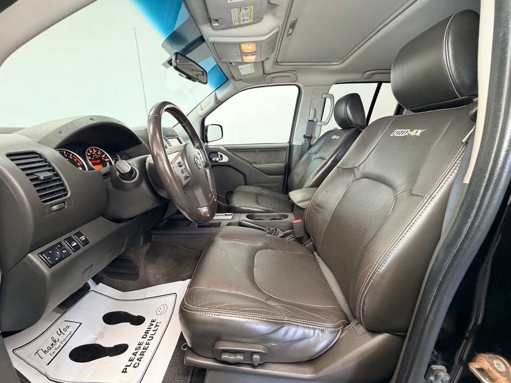 Used 2018 Nissan Frontier PRO-4X AWD/4WD image 2