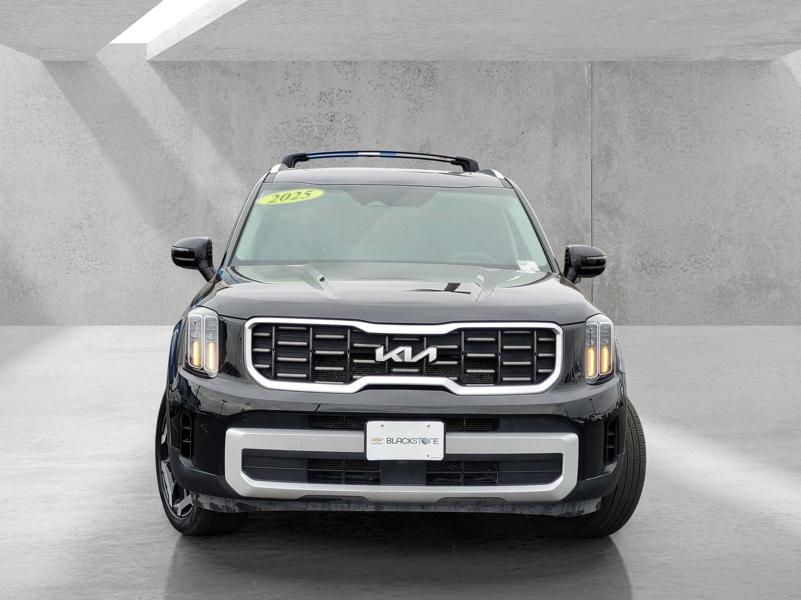Used 2025 Kia Telluride S AWD/4WD image 3