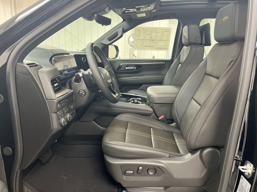 New 2026 Chevrolet Suburban High Country AWD/4WD image 21