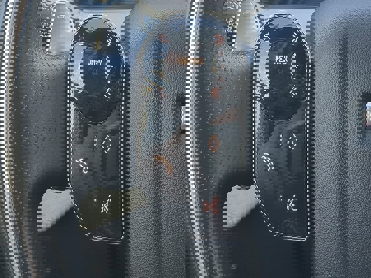 Used 2020 Land Rover Range Rover Velar R-Dynamic S image 24