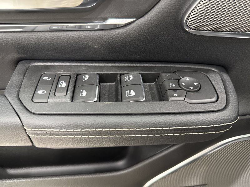 New 2026 RAM 1500 Laramie AWD/4WD image 23