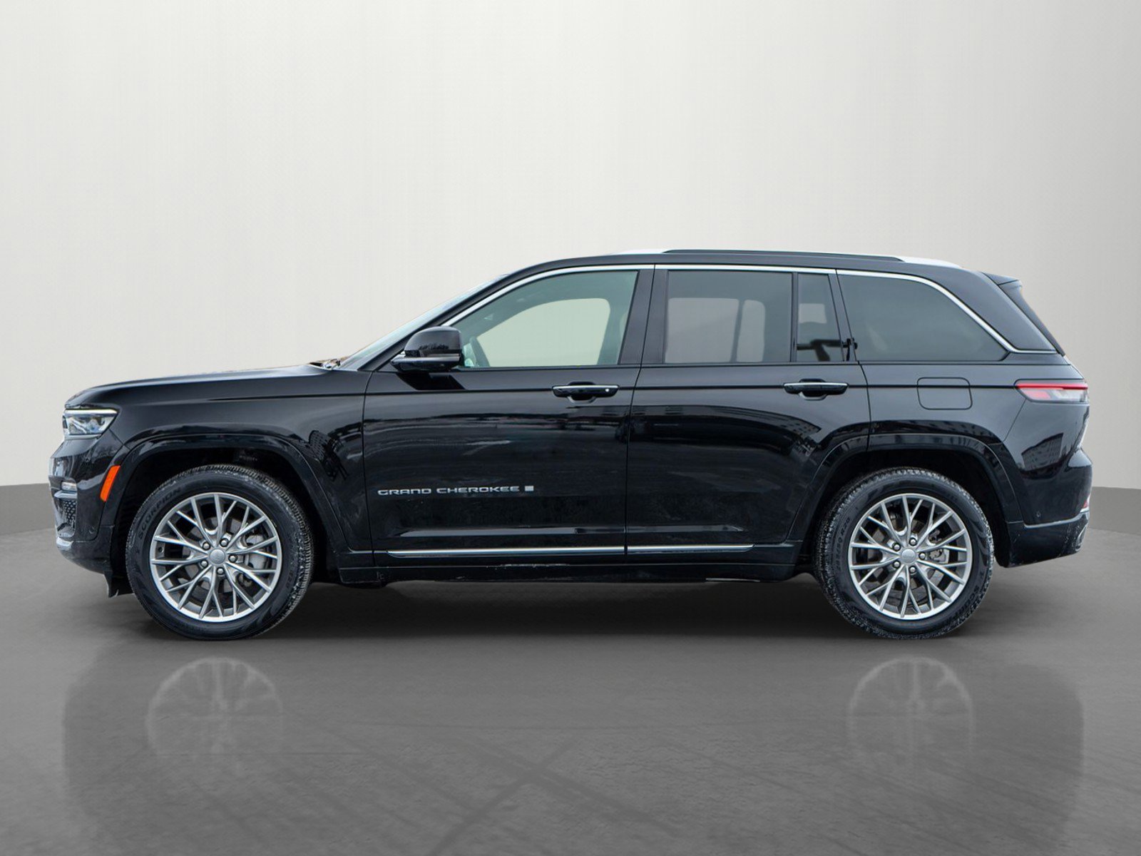 Used 2024 Jeep Grand Cherokee Summit w/ Adv Protech Group IV image 4