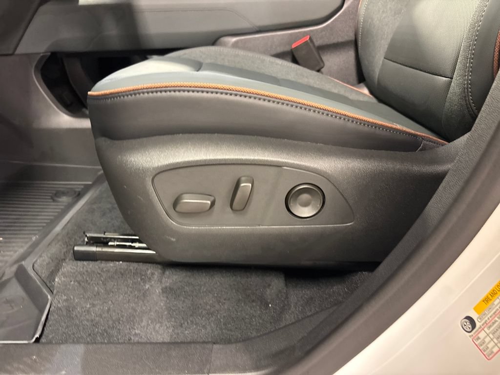 New 2026 GMC Acadia AT4 w/ LPO, Floor Liner Package AWD/4WD image 25