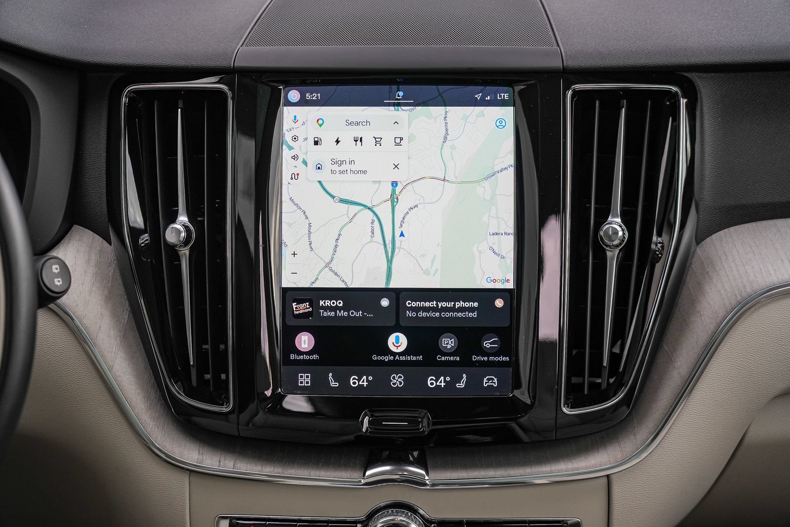 Used 2023 Volvo XC60 T8 Plus AWD/4WD image 16