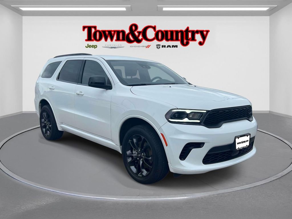 Used 2023 Dodge Durango GT image 1