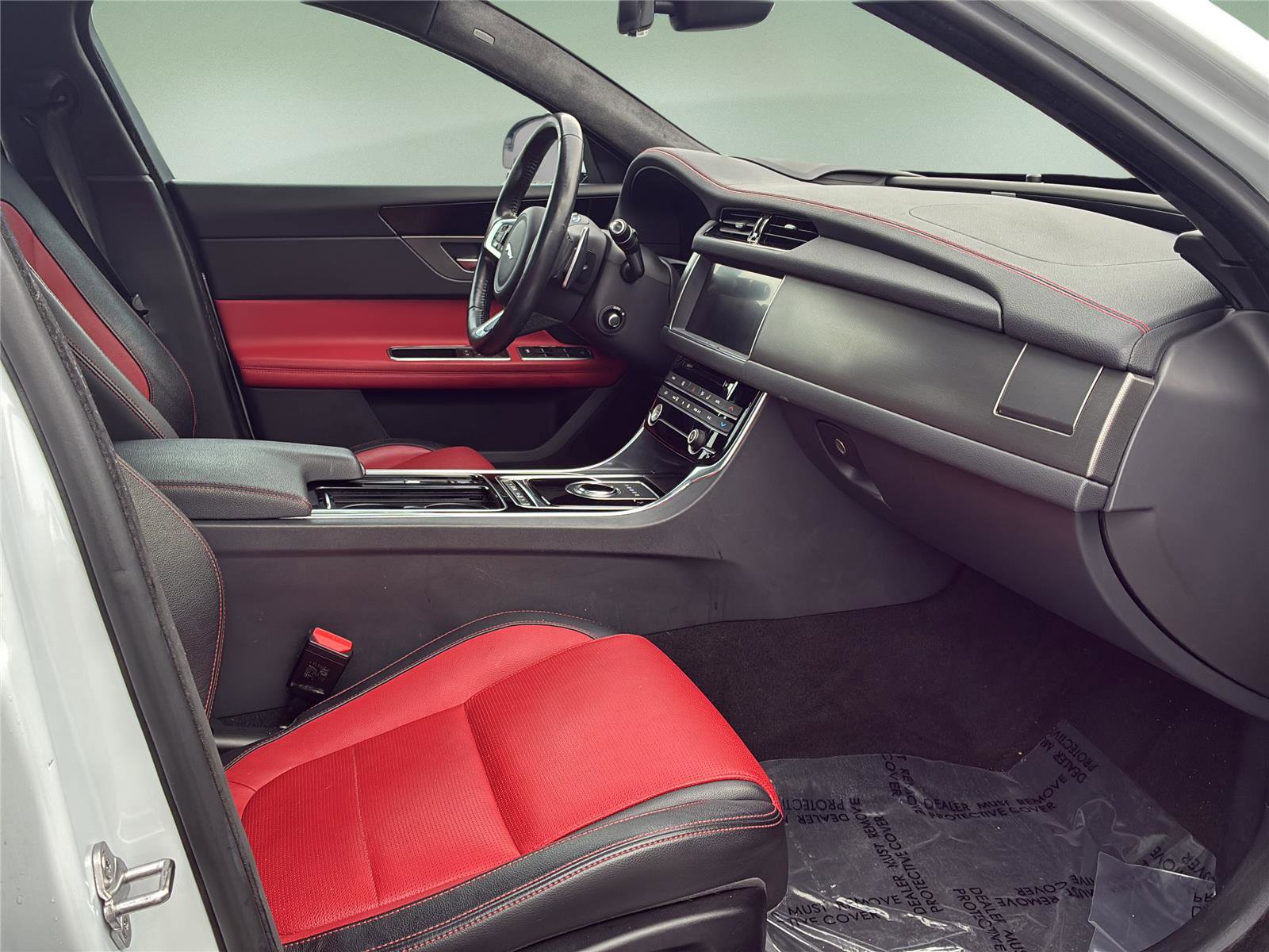 Used 2020 Jaguar XF Checkered Flag image 30