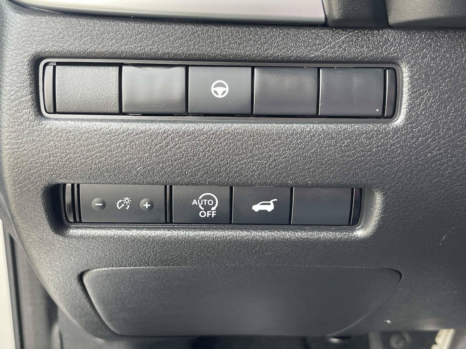 Used 2024 Nissan Rogue SV FWD image 24