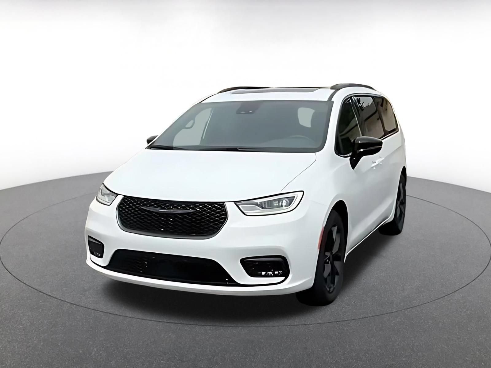 Used 2025 Chrysler Pacifica Limited FWD image 6