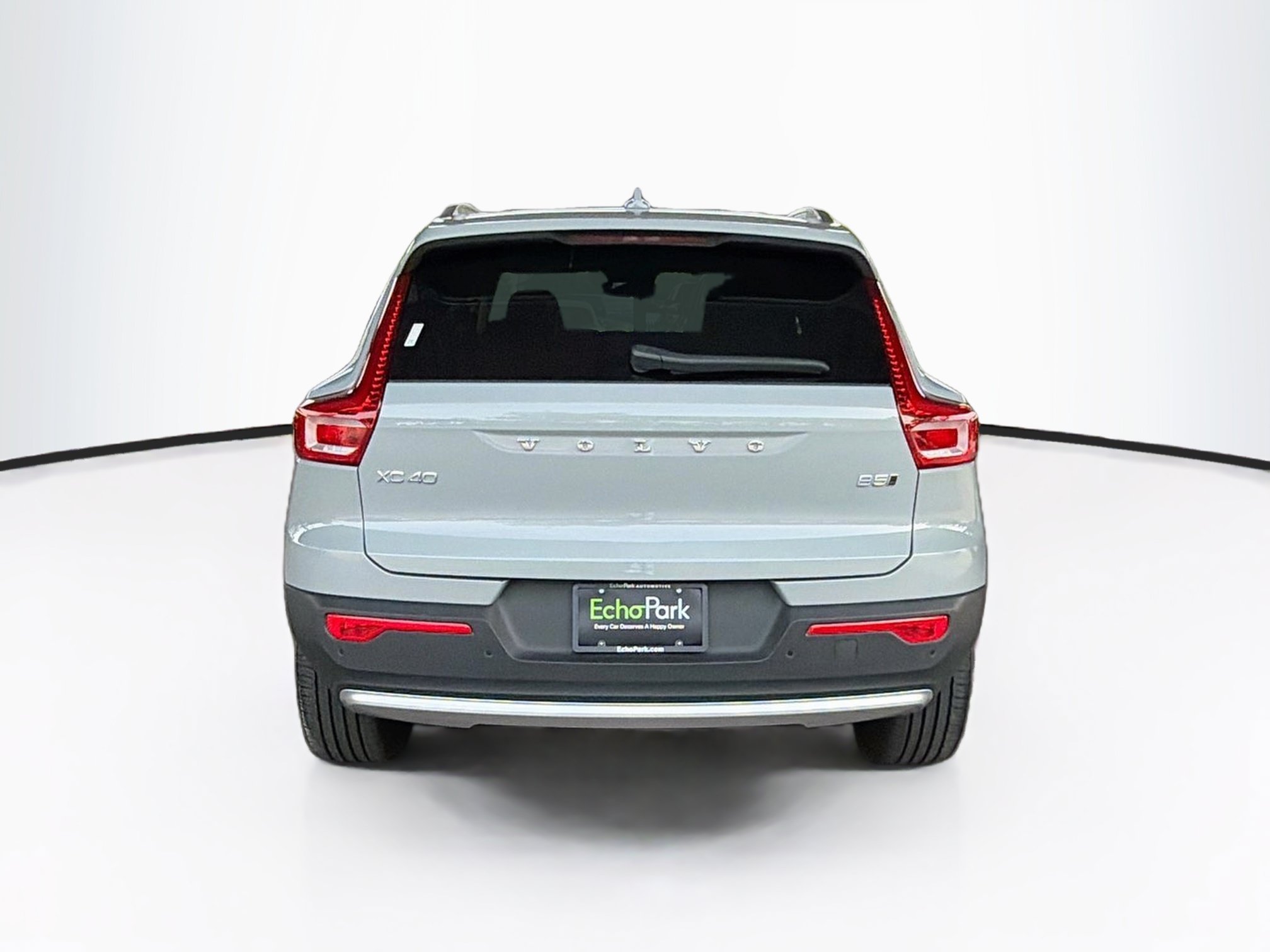 Used 2025 Volvo XC40 B5 Plus AWD/4WD image 7
