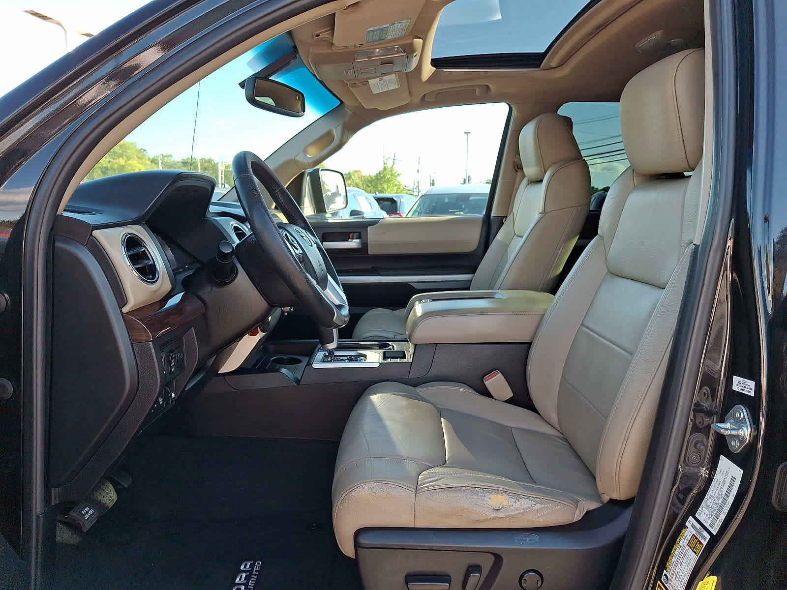 Used 2015 Toyota Tundra Limited w/ Limited Premium Package RWD image 15
