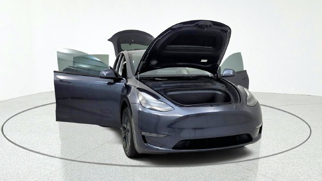 Used 2025 Tesla Model Y Long Range RWD image 12