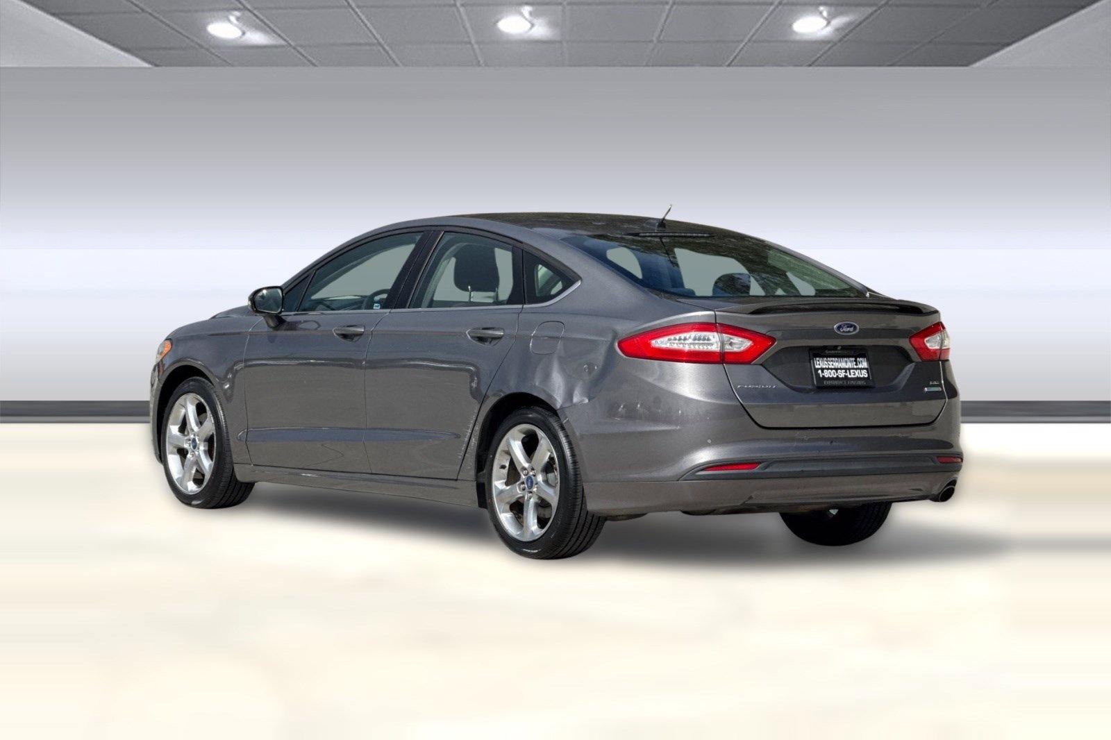 Used 2014 Ford Fusion SE FWD image 3