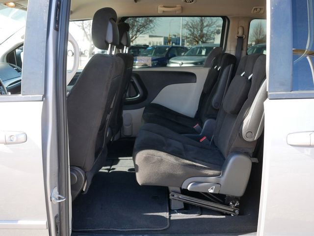 Used 2016 Dodge Grand Caravan SE w/ Quick Order Package 29E SE FWD image 17