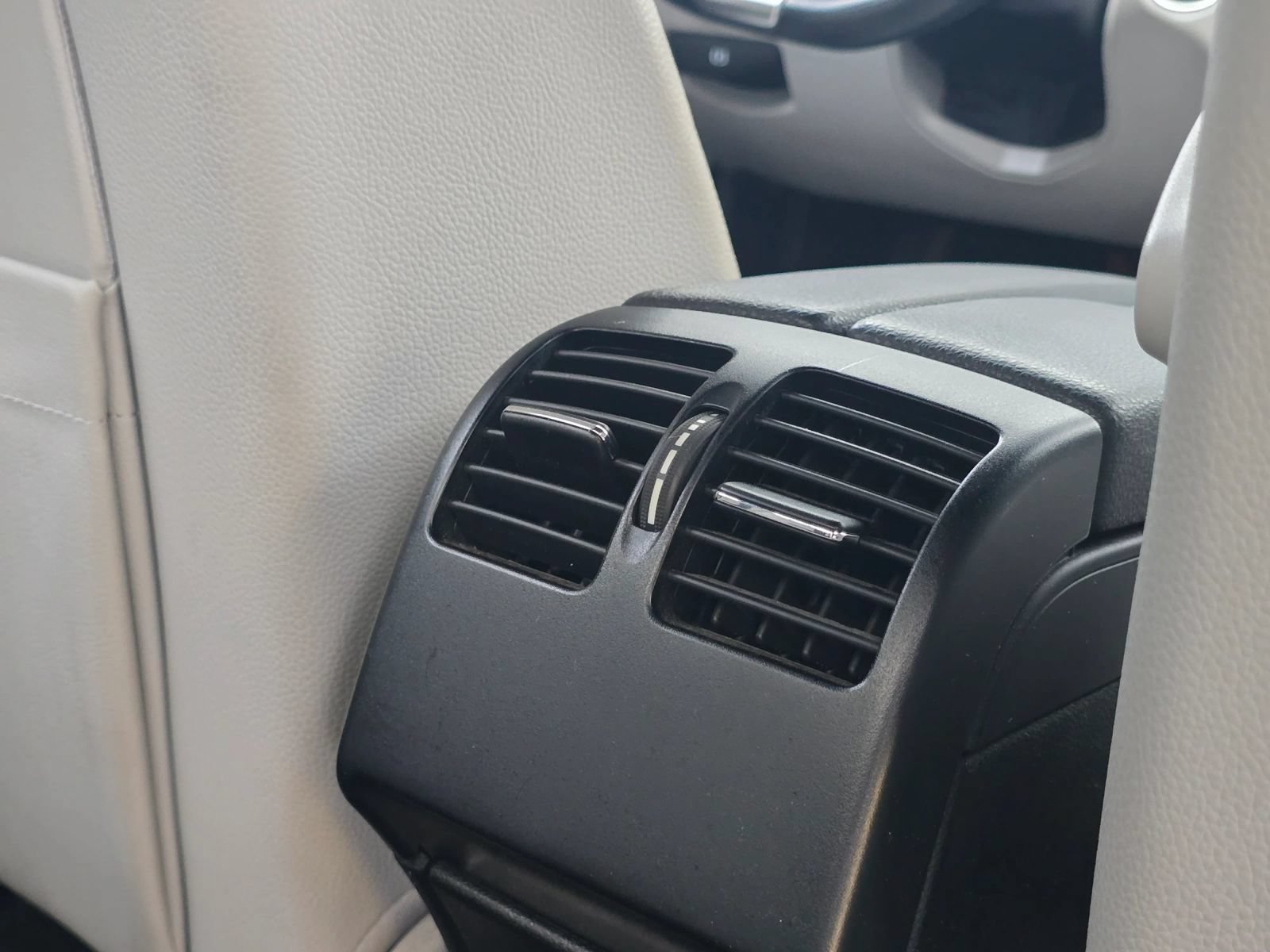 Used 2014 Mercedes-Benz C 300 4MATIC Sedan image 27