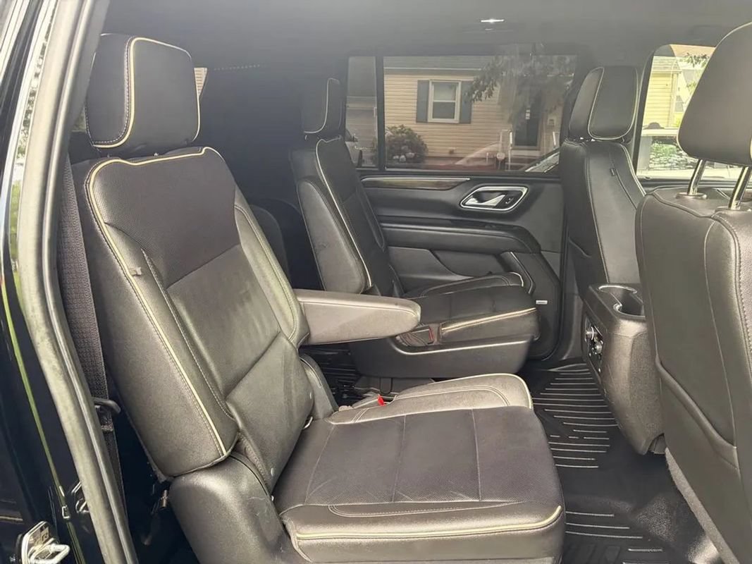 Used 2022 Chevrolet Suburban Premier w/ Premium Package AWD/4WD image 35