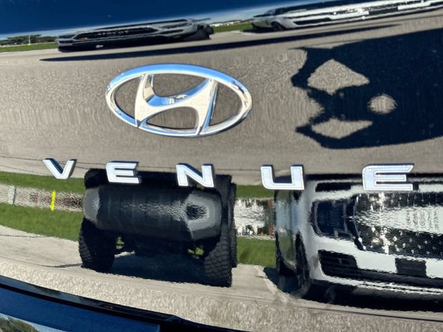Used 2026 Hyundai Venue SE FWD image 30