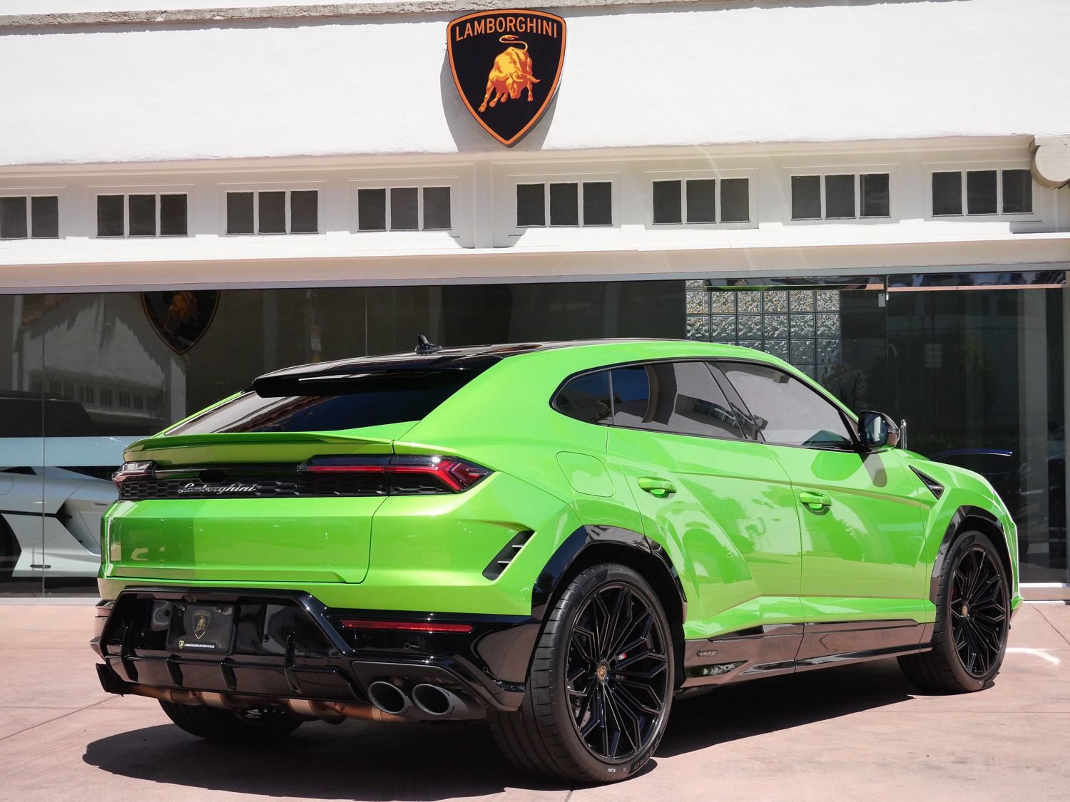 Used 2026 Lamborghini Urus S AWD/4WD image 3