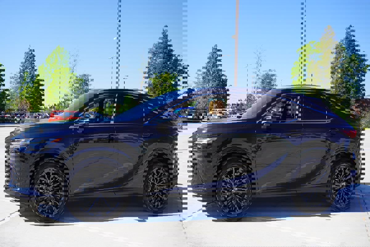 Used 2024 Lexus RX 350 Premium w/ Convenience Package image 3