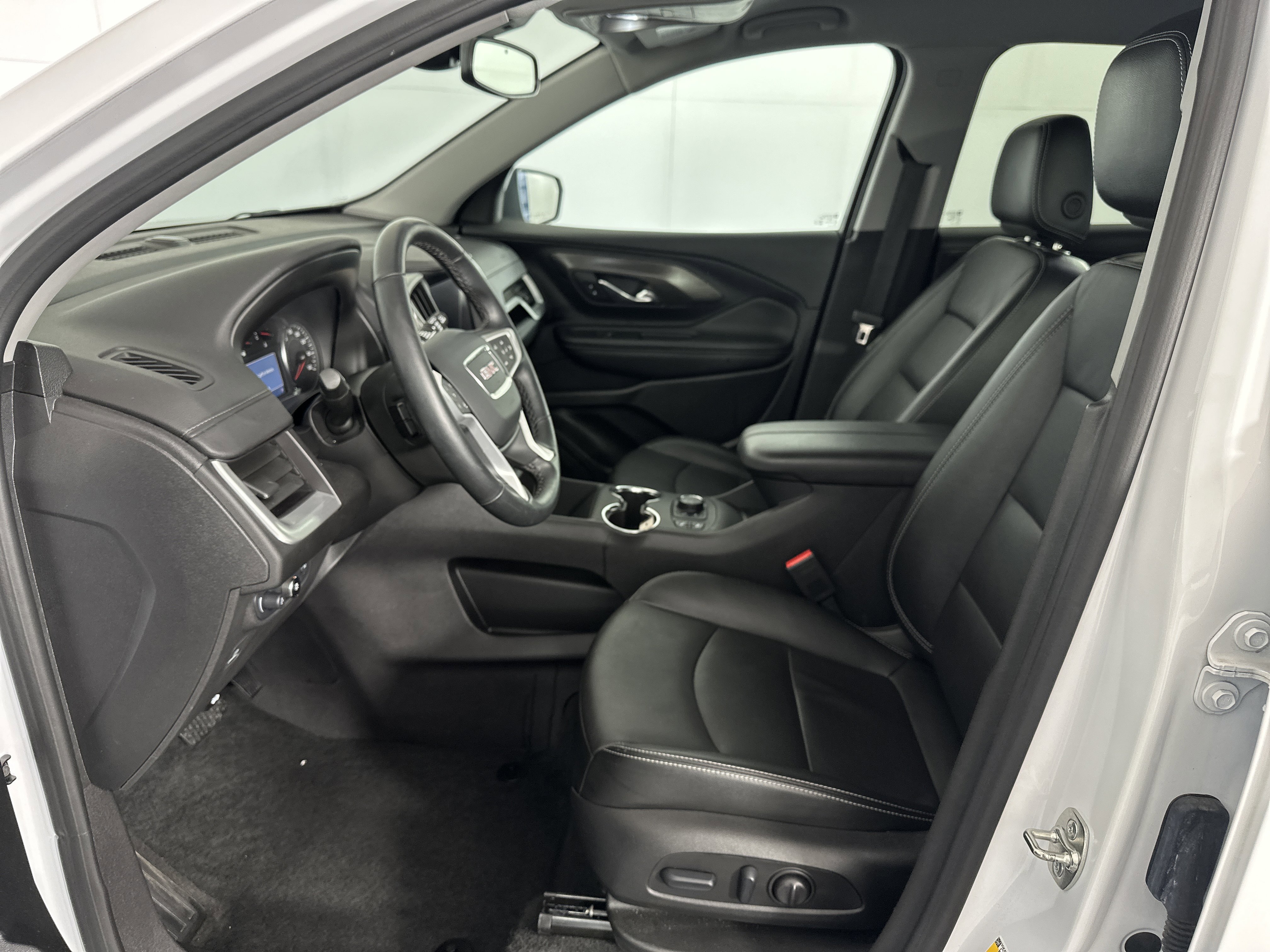 Certified 2024 GMC Terrain SLT image 6
