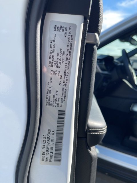 Used 2024 Jeep Grand Cherokee Limited 4xe image 22