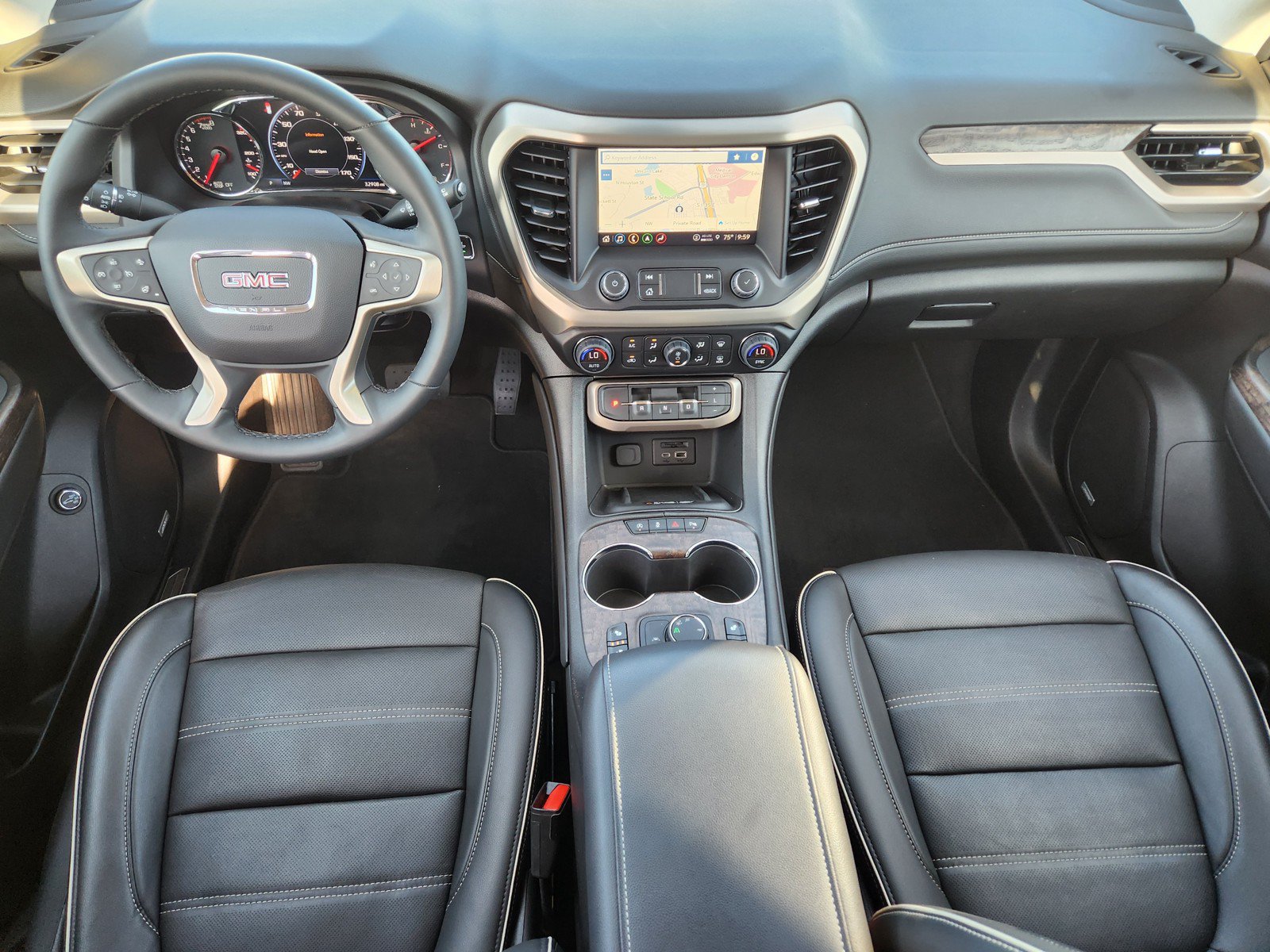 Used 2023 GMC Acadia Denali w/ Denali Ultimate Package FWD image 9