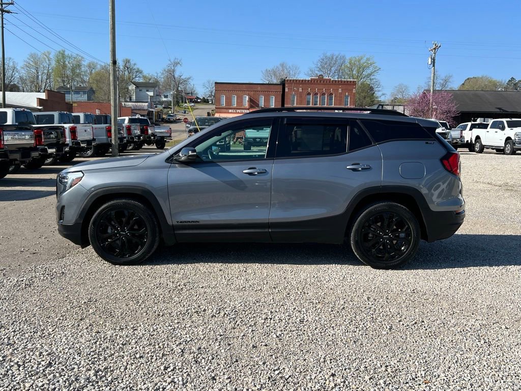 Used 2021 GMC Terrain SLT w/ Elevation Edition image 5