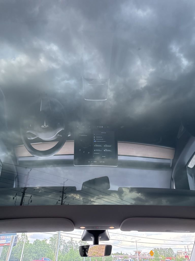 Used 2021 Tesla Model Y Long Range AWD/4WD image 19