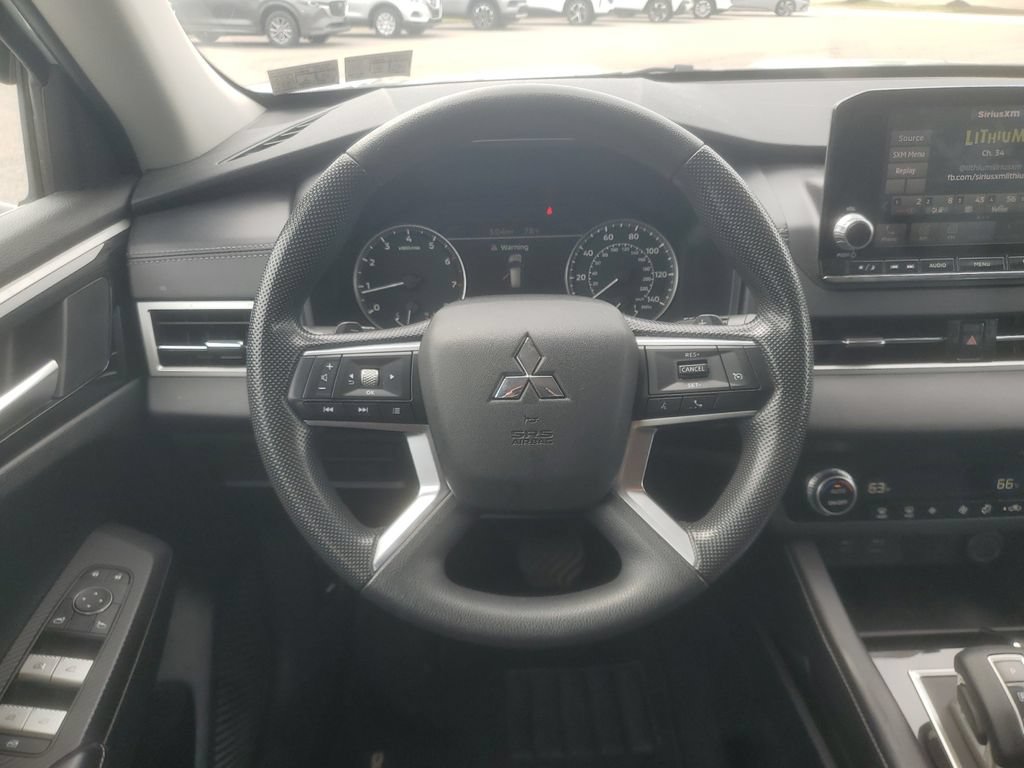 Used 2023 Mitsubishi Outlander ES AWD/4WD image 15