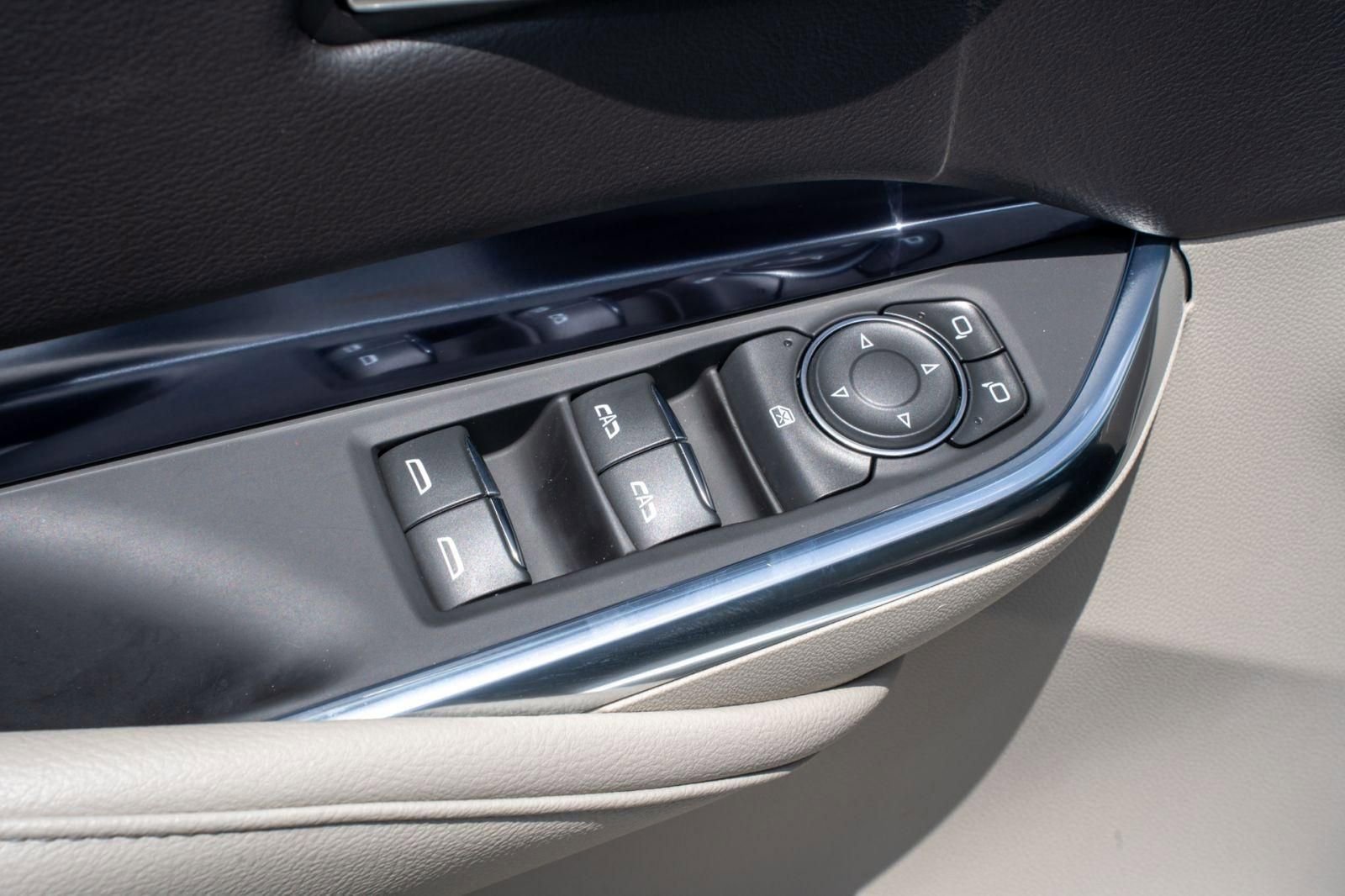 Used 2023 Cadillac XT4 Luxury w/ Driver Awareness Package FWD image 25