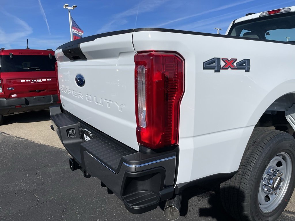 New 2026 Ford F350 XL w/ XL Chrome Package image 30
