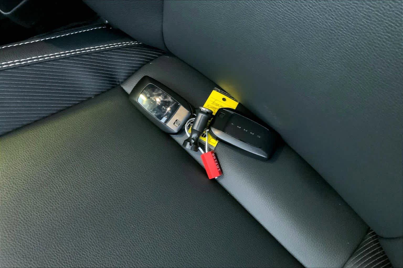 Used 2026 Toyota Camry SE FWD image 14